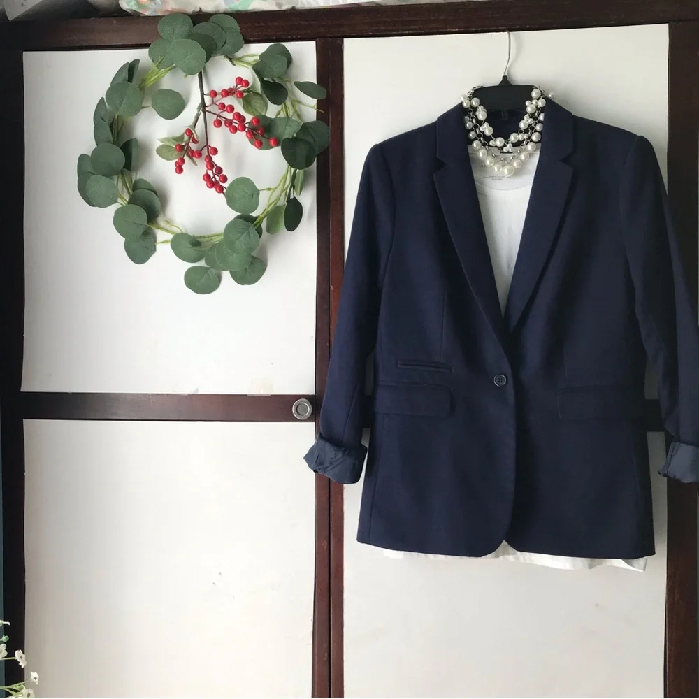 Forever 21 navy blue Blazer. - Picture 3 of 4